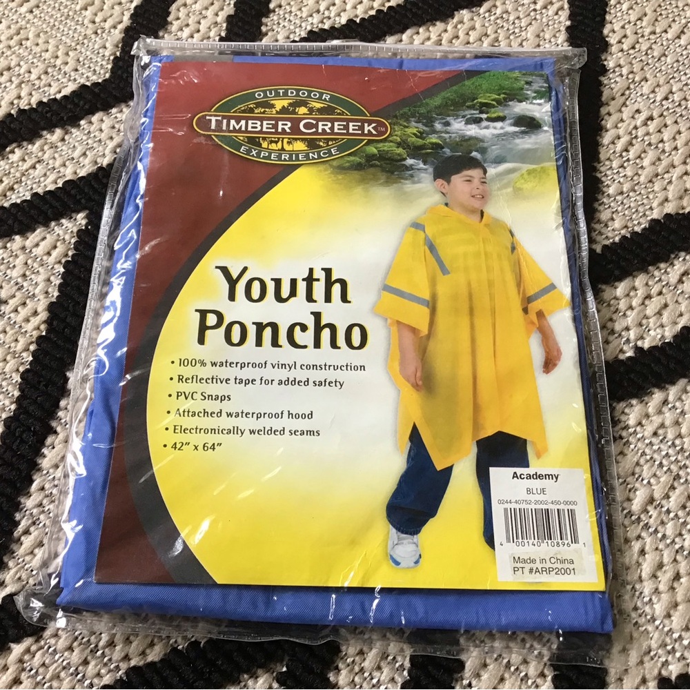 NEW Big Boys Hooded Youth Poncho (Medium?) & (5) Crew Socks (Sz 3- 9) - Picture 2 of 8